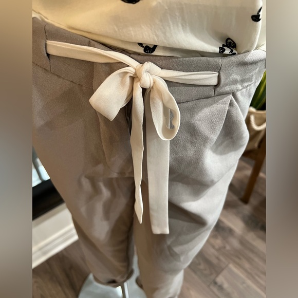 Stylish cropped dress pant - Picture 2 of 6